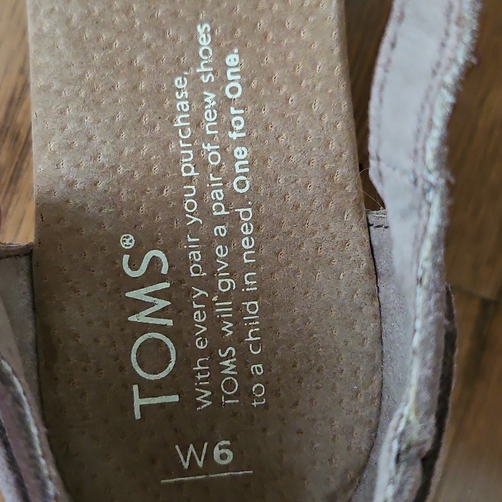 🎉HP🎉 Toms Platform Wedges - Picture 7 of 7